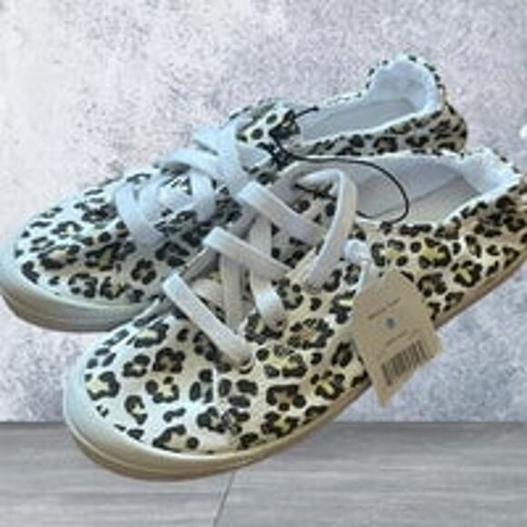 NWT Time and Tru Women’s Canvas Sneakers Size 8 - Picture 1 of 7